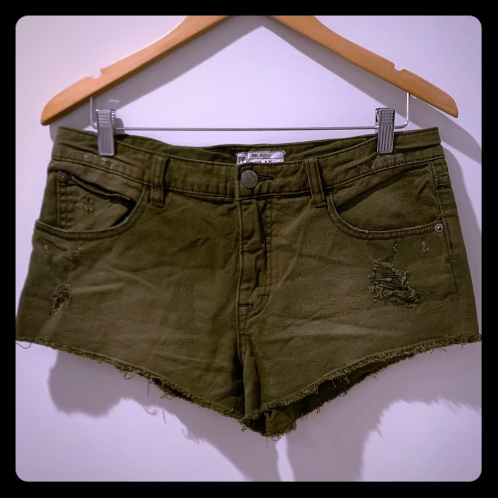 🔥 NWOT Free People Distressed Short